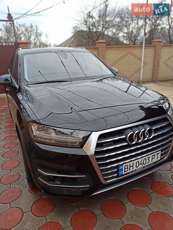 Внедорожник / Кроссовер Audi Q7 2017 в Ананьеве