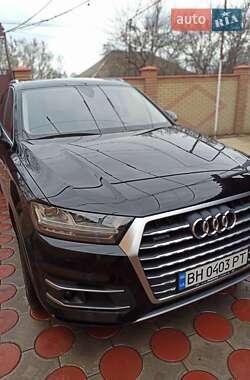 Внедорожник / Кроссовер Audi Q7 2017 в 