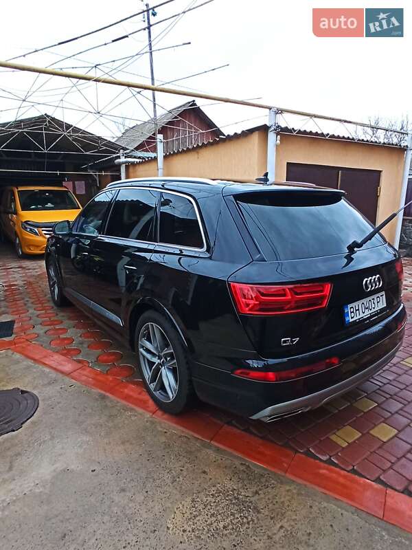 Внедорожник / Кроссовер Audi Q7 2017 в Ананьеве