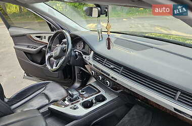 Внедорожник / Кроссовер Audi Q7 2017 в 