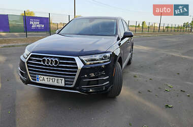 Внедорожник / Кроссовер Audi Q7 2017 в 