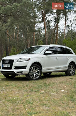 Внедорожник / Кроссовер Audi Q7 2014 в 
