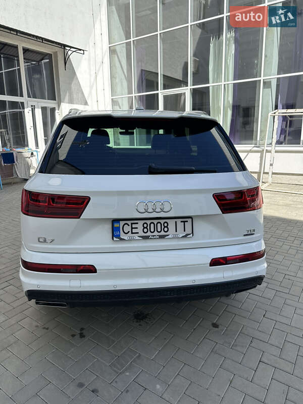 Внедорожник / Кроссовер Audi Q7 2017 в Черновцах