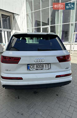 Внедорожник / Кроссовер Audi Q7 2017 в 