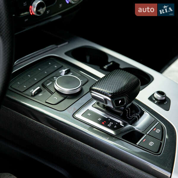Внедорожник / Кроссовер Audi Q7 2017 в Черновцах