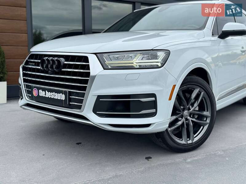 Позашляховик / Кросовер Audi Q7 2017 в Рівному