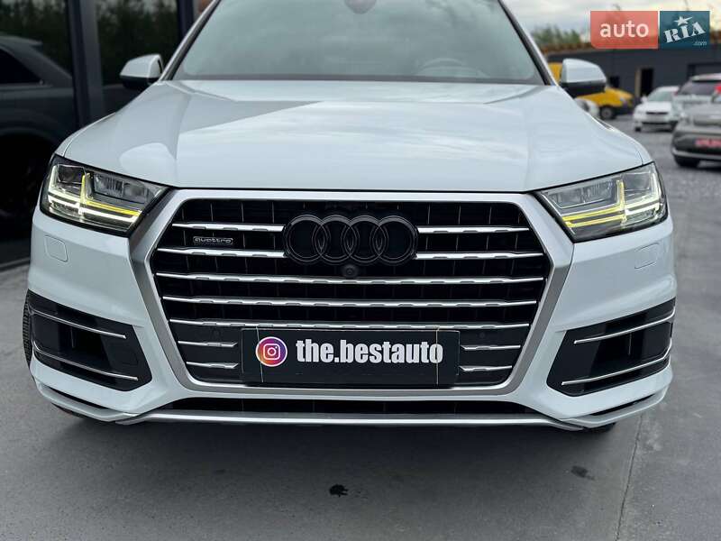Позашляховик / Кросовер Audi Q7 2017 в Рівному