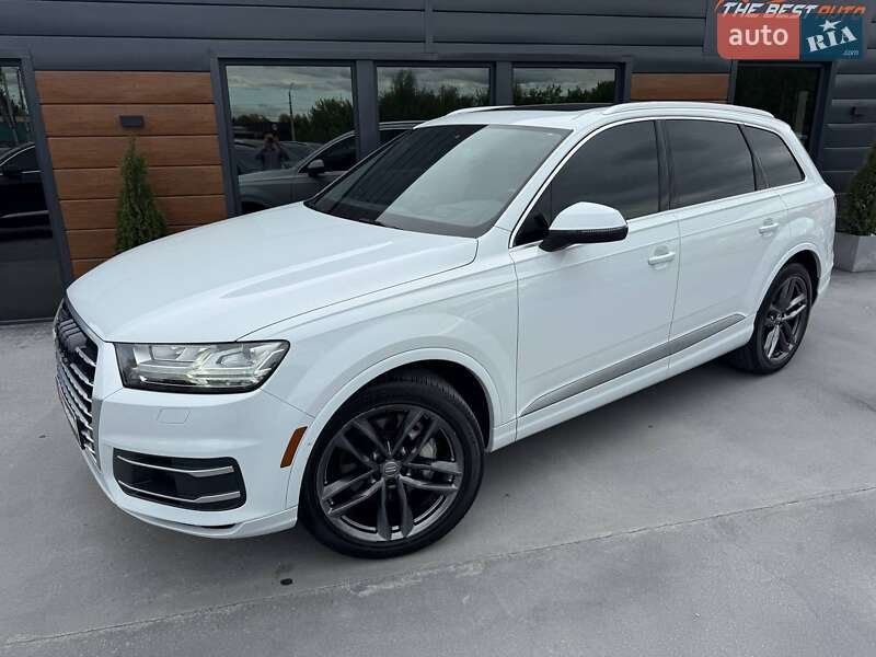 Позашляховик / Кросовер Audi Q7 2017 в Рівному