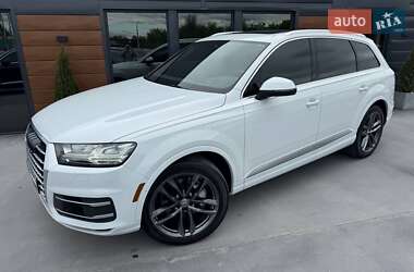 Внедорожник / Кроссовер Audi Q7 2017 в 