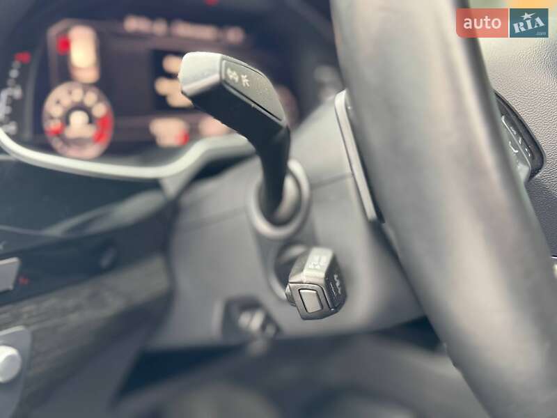 Позашляховик / Кросовер Audi Q7 2017 в Рівному