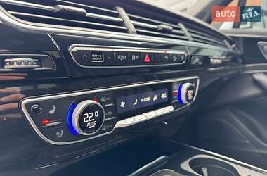 Внедорожник / Кроссовер Audi Q7 2017 в 