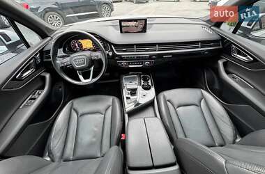 Внедорожник / Кроссовер Audi Q7 2017 в 