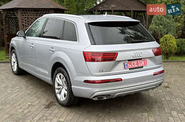 Позашляховик / Кросовер Audi Q7 2016 в 