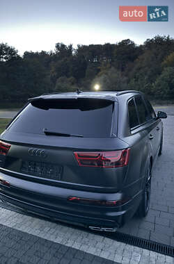 Внедорожник / Кроссовер Audi Q7 2018 в 
