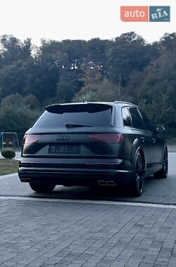 Внедорожник / Кроссовер Audi Q7 2018 в 