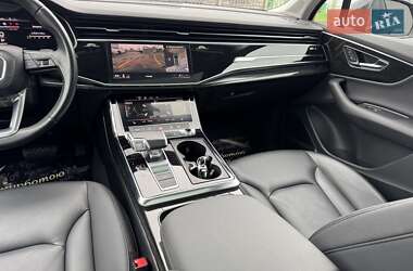 Позашляховик / Кросовер Audi Q7 2022 в 