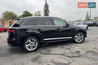 Позашляховик / Кросовер Audi Q7 2022 в 