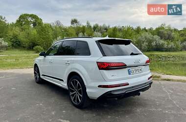 Внедорожник / Кроссовер Audi Q7 2022 в 