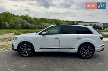 Внедорожник / Кроссовер Audi Q7 2022 в 