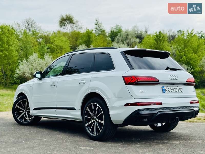 Внедорожник / Кроссовер Audi Q7 2022 в Днепре