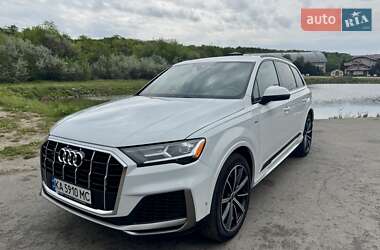 Внедорожник / Кроссовер Audi Q7 2022 в 