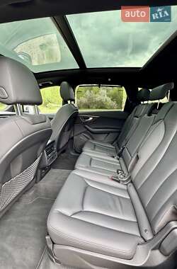 Внедорожник / Кроссовер Audi Q7 2022 в 