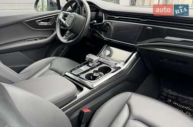 Позашляховик / Кросовер Audi Q7 2022 в 