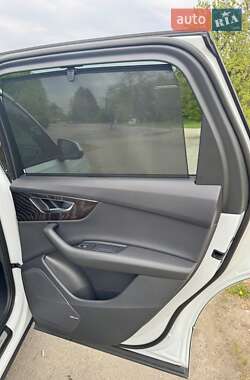 Внедорожник / Кроссовер Audi Q7 2022 в 