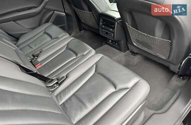 Позашляховик / Кросовер Audi Q7 2022 в 