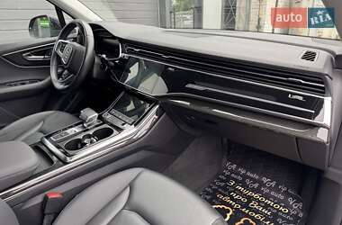 Позашляховик / Кросовер Audi Q7 2022 в 