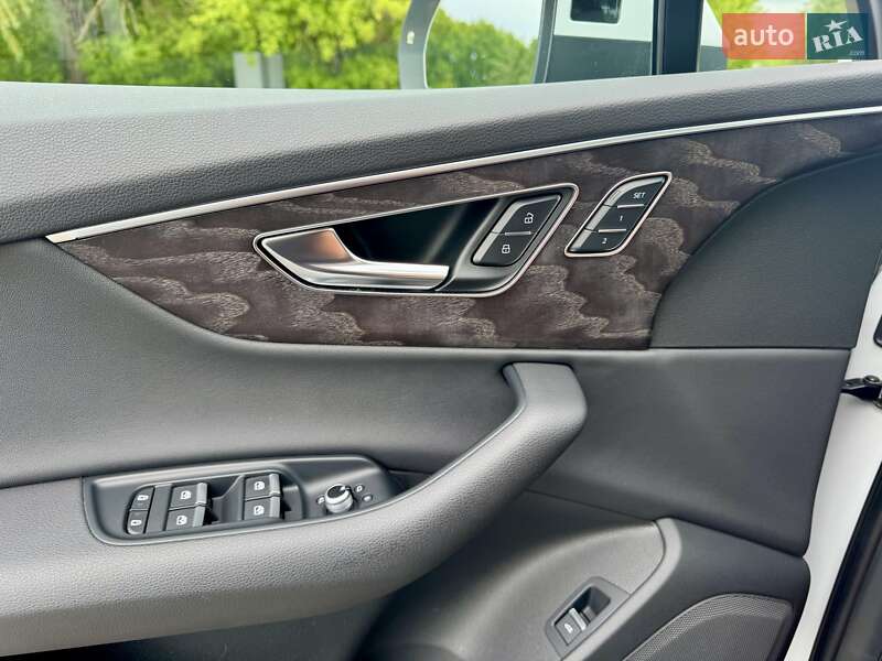 Внедорожник / Кроссовер Audi Q7 2022 в Днепре