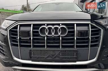 Позашляховик / Кросовер Audi Q7 2022 в 