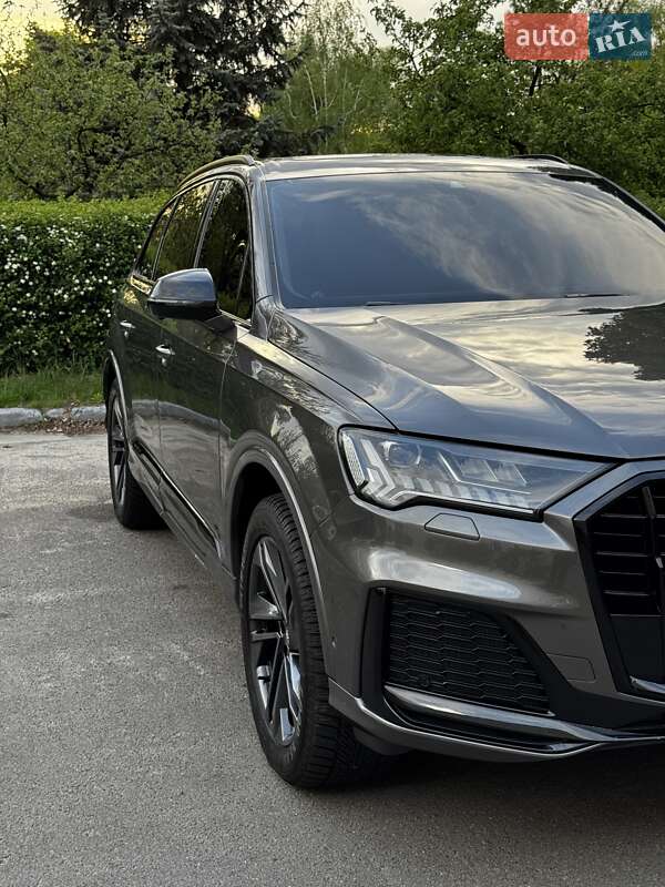 Внедорожник / Кроссовер Audi Q7 2019 в Обухове