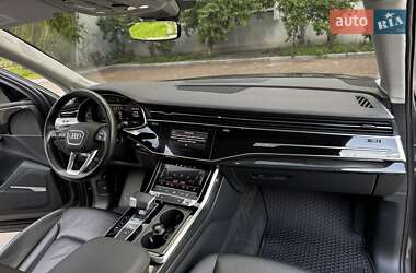 Позашляховик / Кросовер Audi Q7 2019 в 