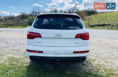 Позашляховик / Кросовер Audi Q7 2015 в 