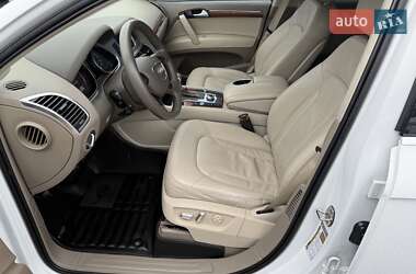 Внедорожник / Кроссовер Audi Q7 2013 в 