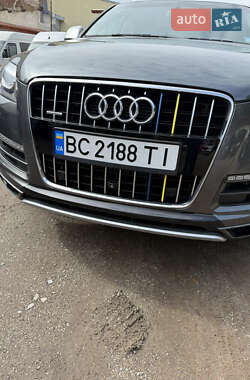 Внедорожник / Кроссовер Audi Q7 2012 в 