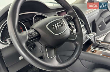 Позашляховик / Кросовер Audi Q7 2013 в 