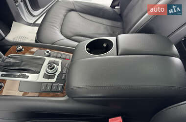 Позашляховик / Кросовер Audi Q7 2013 в 