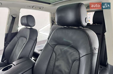 Позашляховик / Кросовер Audi Q7 2013 в 