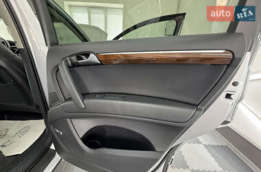 Позашляховик / Кросовер Audi Q7 2013 в 