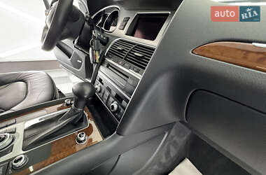 Позашляховик / Кросовер Audi Q7 2013 в 