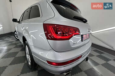 Позашляховик / Кросовер Audi Q7 2013 в 