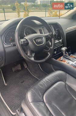 Позашляховик / Кросовер Audi Q7 2013 в 