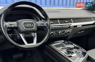 Внедорожник / Кроссовер Audi Q7 2016 в 