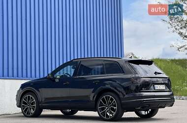 Внедорожник / Кроссовер Audi Q7 2016 в 