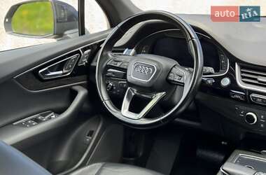 Внедорожник / Кроссовер Audi Q7 2016 в 