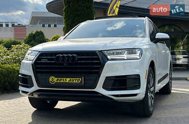 Внедорожник / Кроссовер Audi Q7 2016 в 