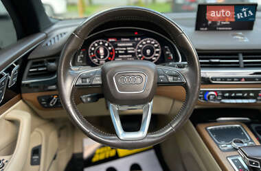 Внедорожник / Кроссовер Audi Q7 2016 в 
