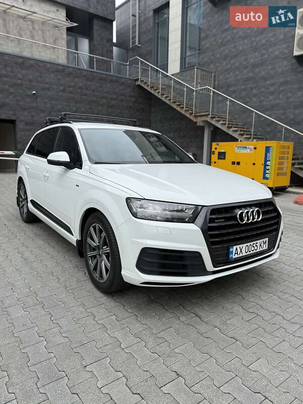 Внедорожник / Кроссовер Audi Q7 2016 в Киеве